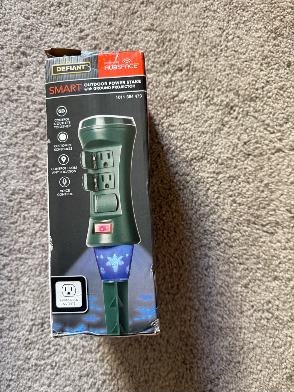 Smart Outdoor Power Stake - Green with Ground Projector